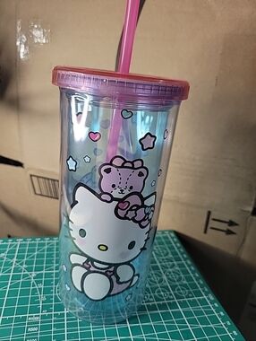 Hello Kitty Stacked Donuts Carnival Cup & Lid and Straw Holds 20 Ounces Kawaii